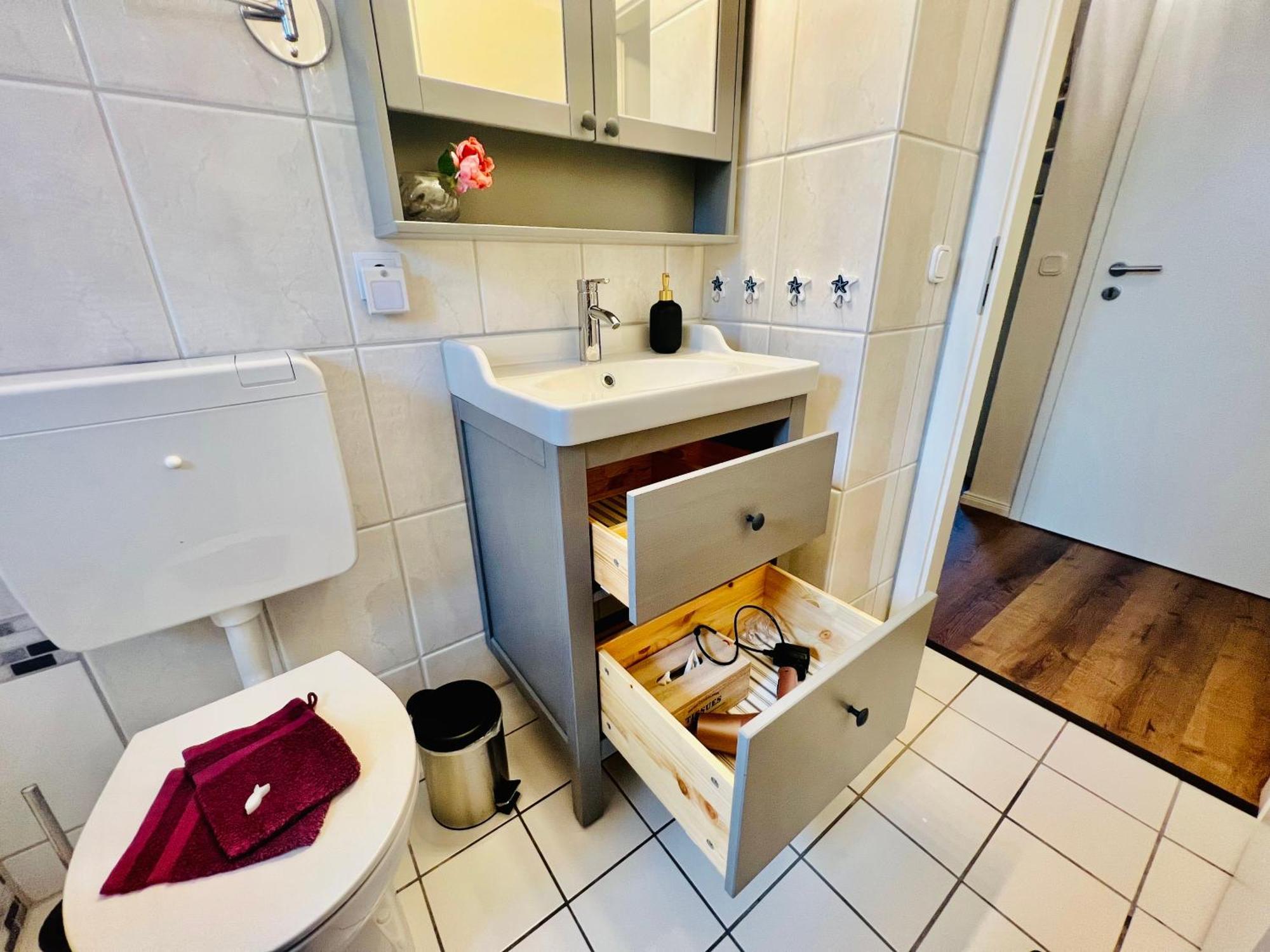 Seelund - Meeresrauschen Lauschen - Ruhiges Sonniges Apartment Mit Garten Und Terrasse Nahe Strand Und Ostsee Schönhagen Eksteriør billede