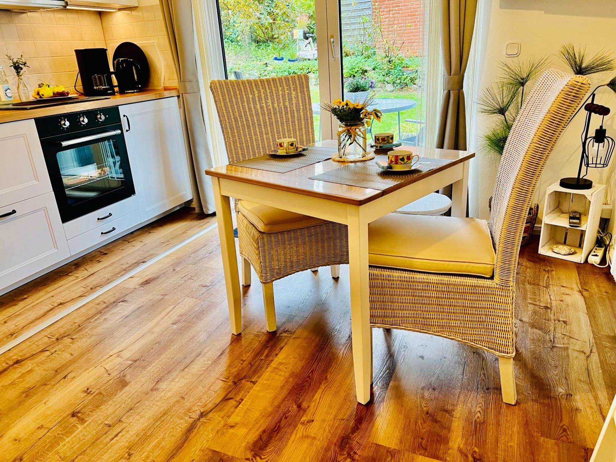 Seelund - Meeresrauschen Lauschen - Ruhiges Sonniges Apartment Mit Garten Und Terrasse Nahe Strand Und Ostsee Schönhagen Eksteriør billede
